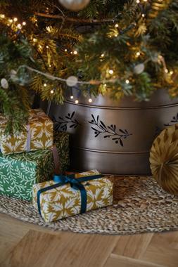Bronze Cut Out Mistletoe Tree Skirt &pound;64.99