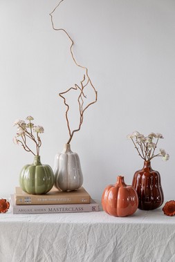 AW25 Ivyline - GLAZED PUMPKIN BUD VASE H12.5CM D12CM