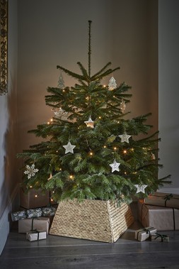 Water Hyacinth Foldable Square Tree Skirt &pound;44.99