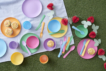 https://webmail.prshots.co.uk/contents/archives/3746/1580/images/thumb350x287_auto/hobbycraft_2026_easter_picnic-1_thumb.jpg