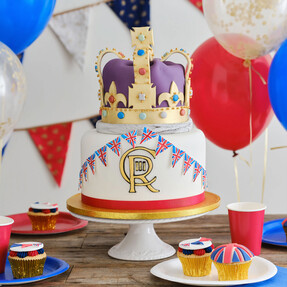 https://webmail.prshots.co.uk/contents/archives/3746/1580/images/thumb350x287_auto/hobbycraft_how-to-make-a-coronation-cake-project_thumb.jpg