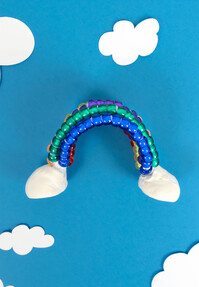 https://webmail.prshots.co.uk/contents/archives/3746/1580/images/thumb350x287_auto/hobbycraft_kids-bead-rainbow-making-5_thumb.jpg