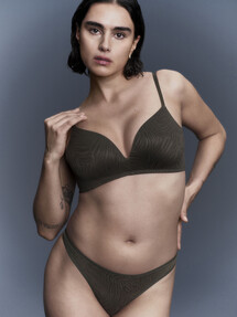 https://webmail.prshots.co.uk/contents/archives/98/201/images/thumb350x287_auto/marks-spencer_body-bra-gbp22-thong-gbp14_thumb.jpg