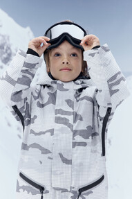 https://webmail.prshots.co.uk/contents/archives/98/201/images/thumb350x287_auto/marks_amp-spencer_goodmove-ski-one-piece-69-3_thumb.jpg